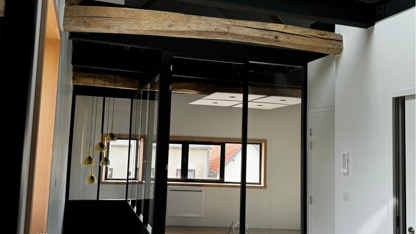 Transformation d'une ancienne longère en bureaux