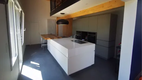 Transformation d'un ancien atelier en cuisine